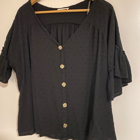 Adorable Blouse - Picture 4 of 10